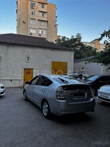 Toyota Prius-3