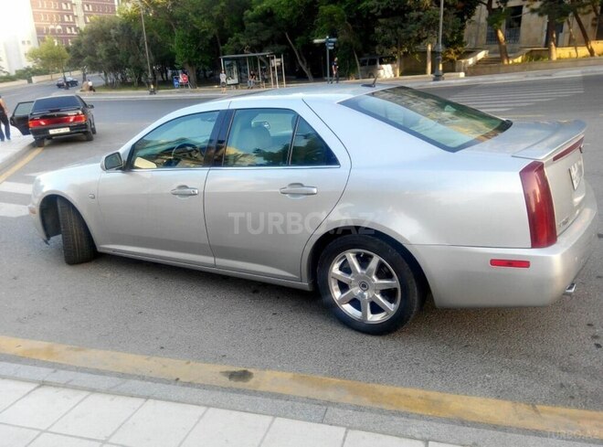 Cadillac STS-3