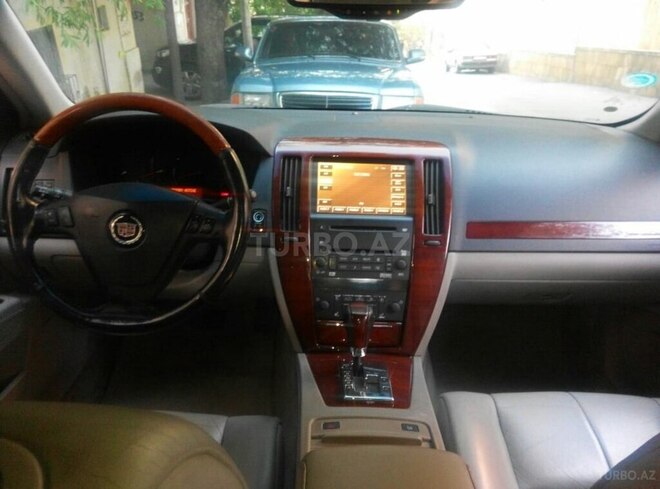 Cadillac STS-7
