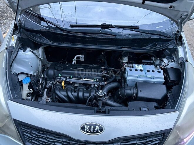 Kia Rio-4