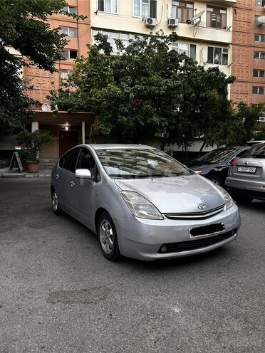 Toyota Prius-2