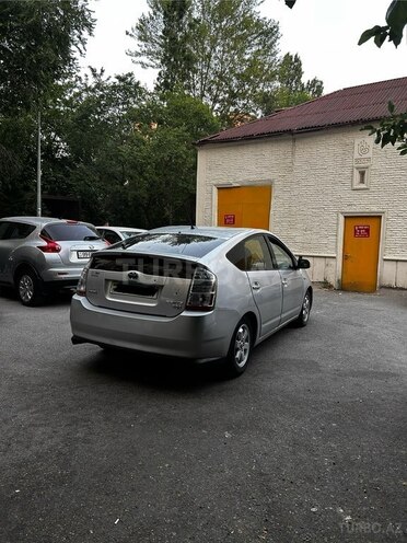 Toyota Prius-13