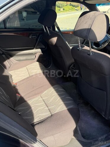 Mercedes E 240-10