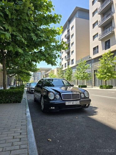 Mercedes E 200-2