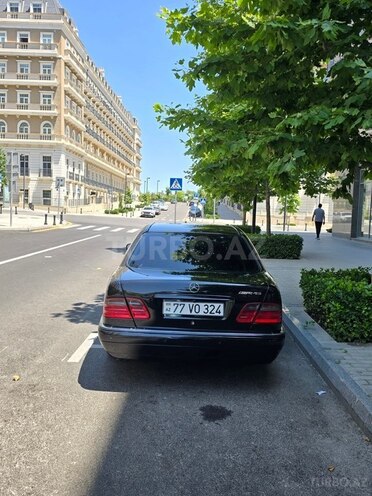 Mercedes E 200-3