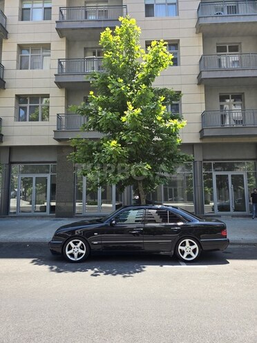Mercedes E 200-6
