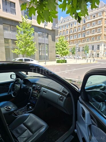 Mercedes E 200-7