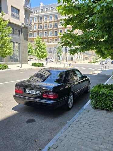 Mercedes E 200-5