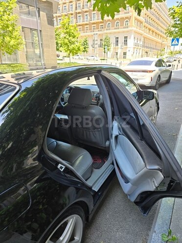 Mercedes E 200-8