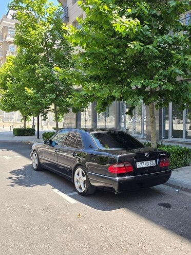 Mercedes E 200-4