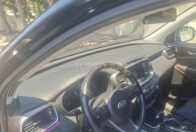 Kia Sorento-12