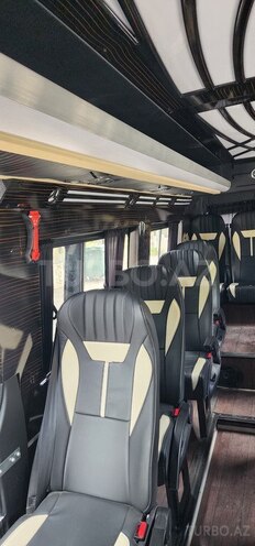 Volkswagen Crafter-8