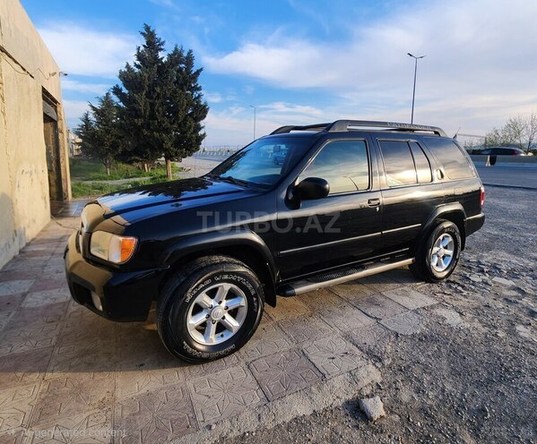 Nissan Pathfinder-2