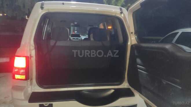 Mitsubishi Pajero io-7