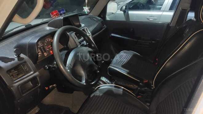 Mitsubishi Pajero io-8
