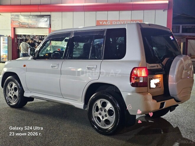 Mitsubishi Pajero io-5