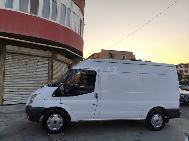Ford Transit-4