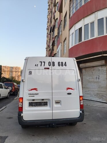 Ford Transit-6