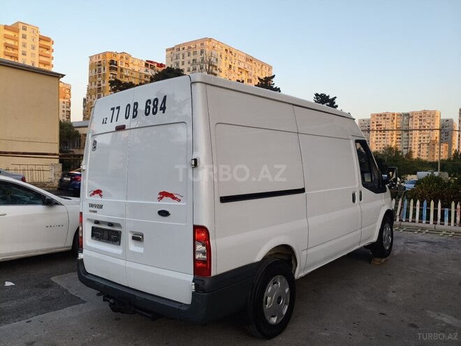 Ford Transit-9