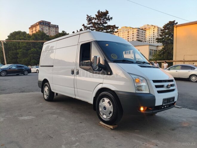 Ford Transit-12