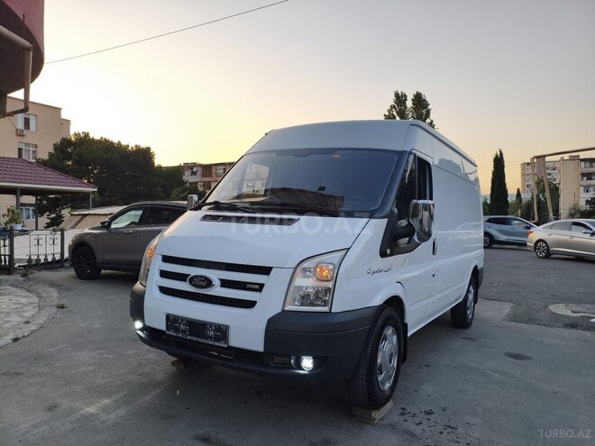 Ford Transit-16