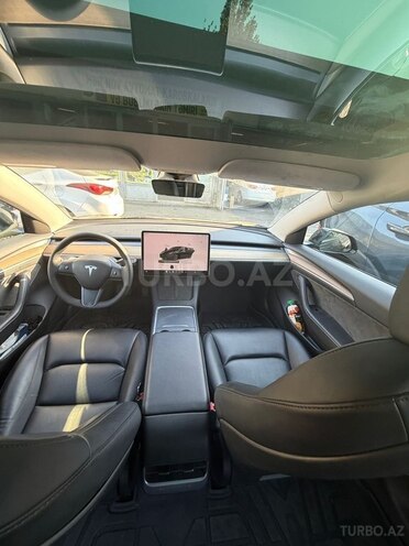 Tesla Model 3-9