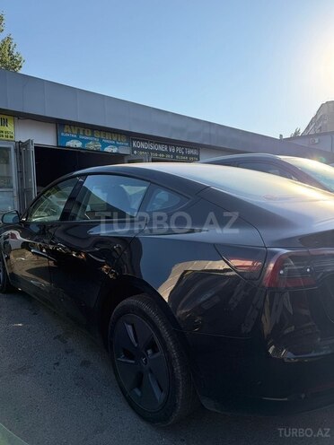 Tesla Model 3-3
