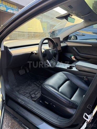 Tesla Model 3-5
