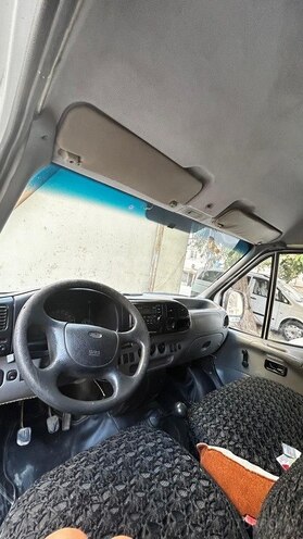 Ford Transit-11