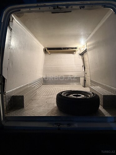 Ford Transit-12
