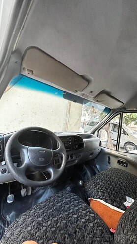 Ford Transit-10