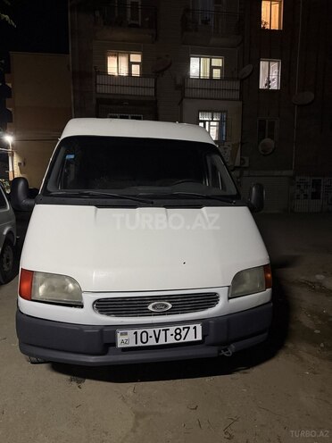 Ford Transit-1