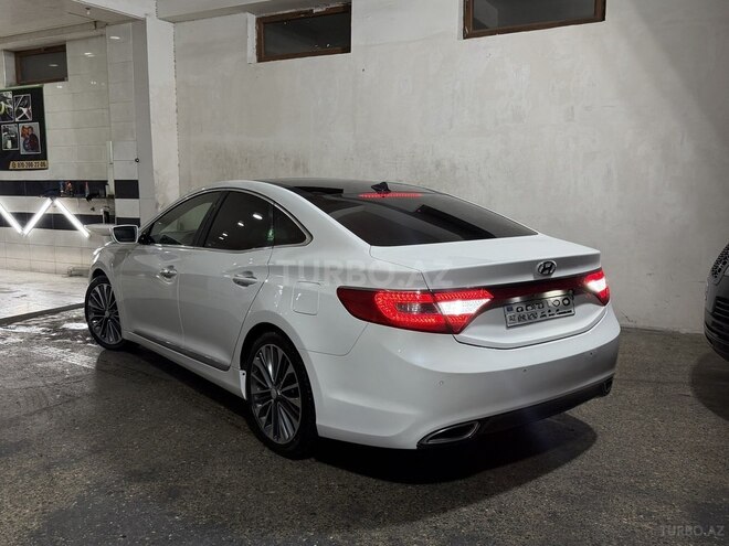 Hyundai Azera-5