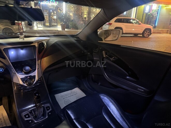 Hyundai Azera-14