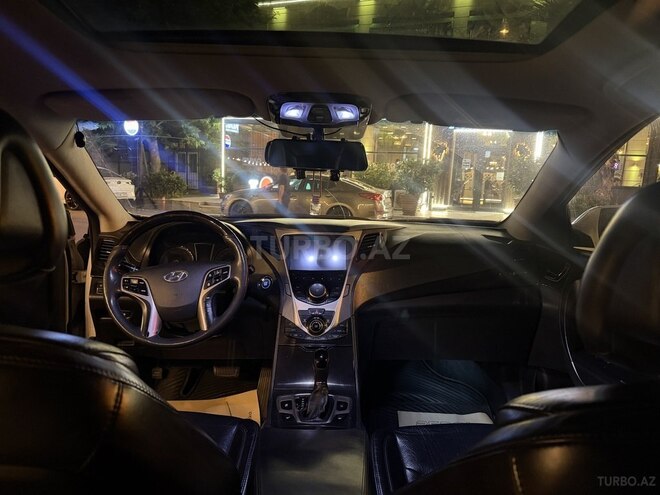 Hyundai Azera-13