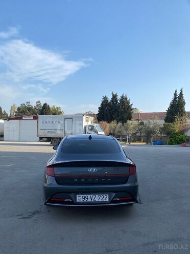 Hyundai Sonata-4