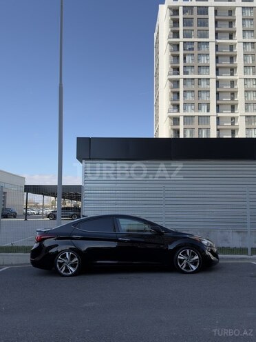 Hyundai Elantra-10