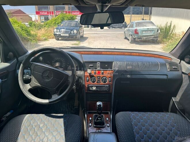 Mercedes C 230-11