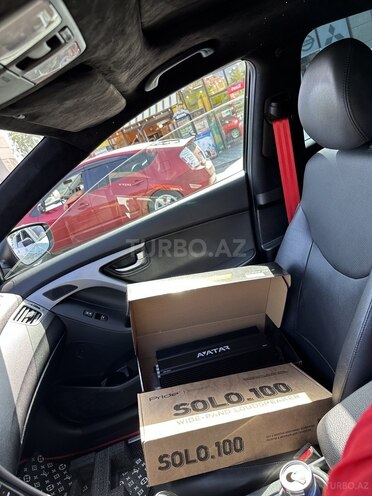 Hyundai Elantra-13