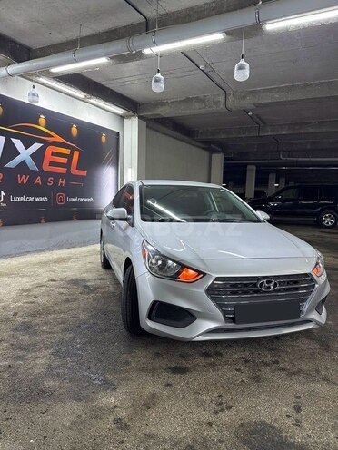 Hyundai Accent-1