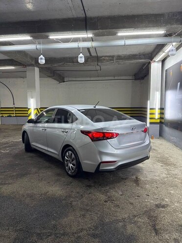 Hyundai Accent-8