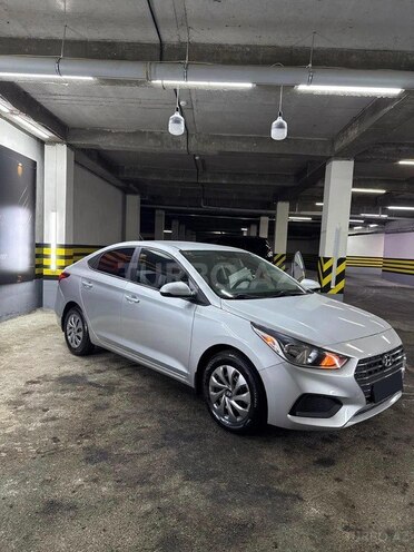 Hyundai Accent-10