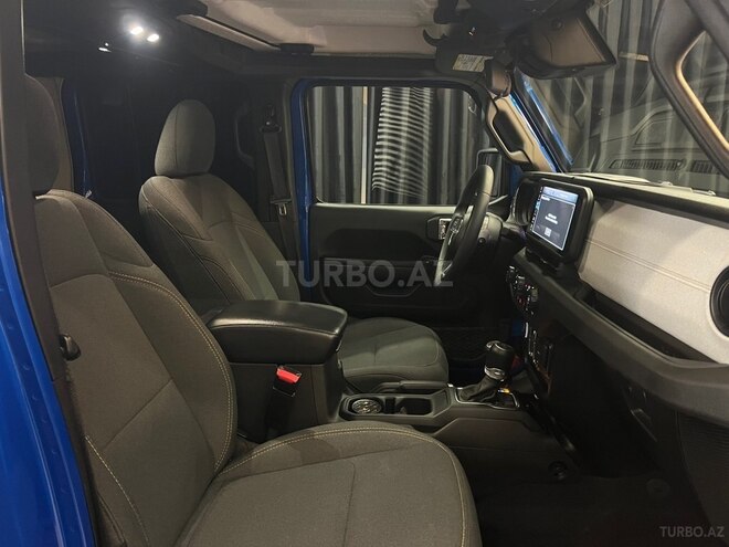Jeep Wrangler-12