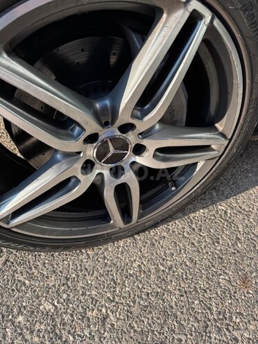 Mercedes E 220 d-6