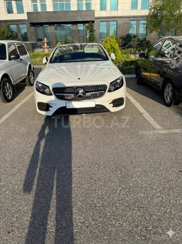 Mercedes E 220 d-1