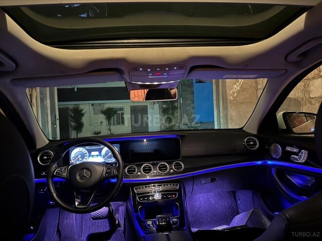 Mercedes E 220 d-12