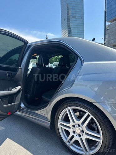 Mercedes E 220-16