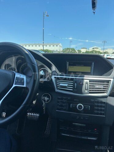 Mercedes E 220-10