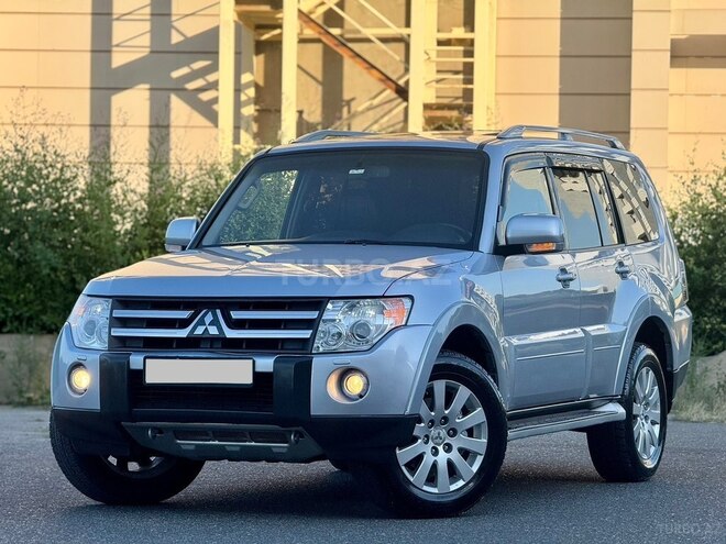 Mitsubishi Pajero-2