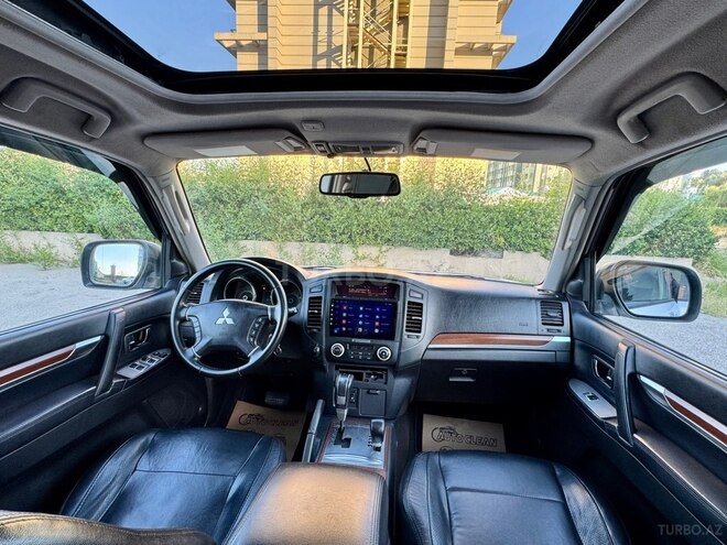 Mitsubishi Pajero-17